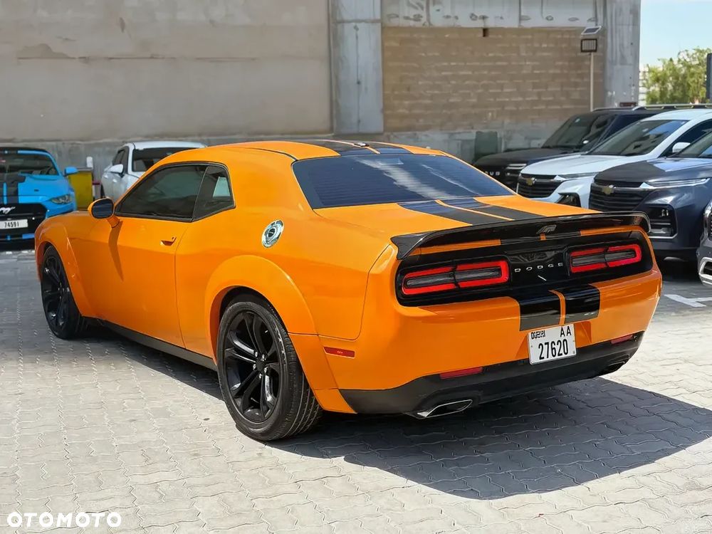 Dodge Challenger 5.7 R/T - 4