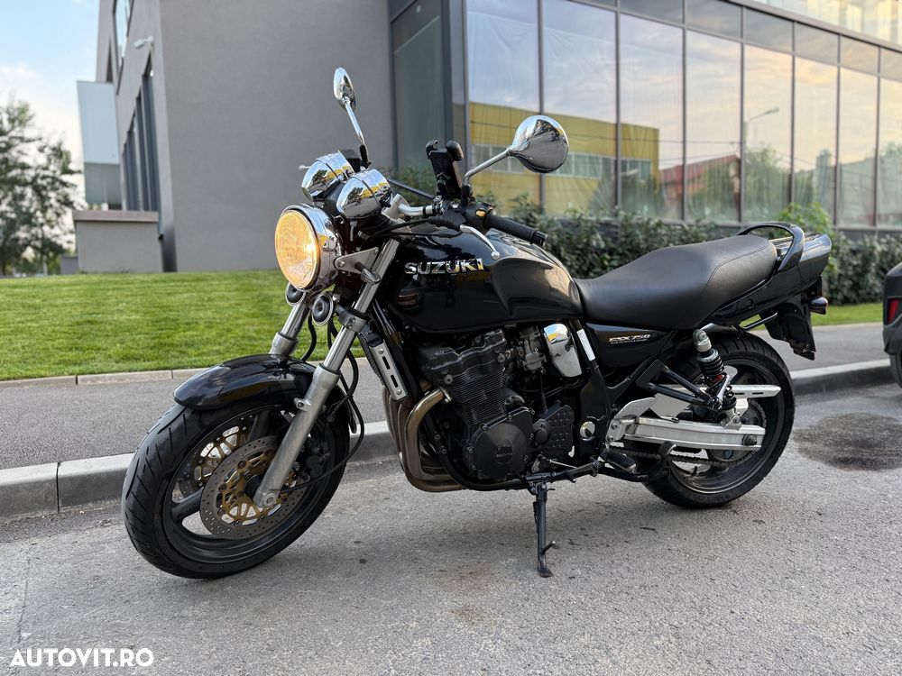 Suzuki GSX 750 Inazuma - 1