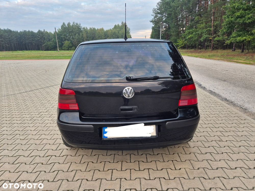 Volkswagen Golf 1.6 - 17