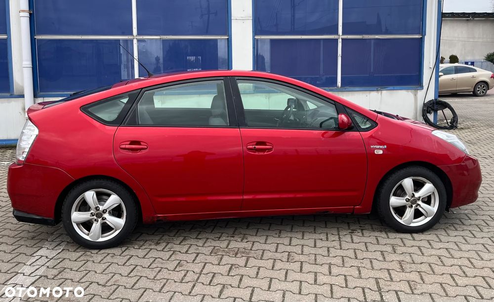 Toyota Prius 1.5 VVT-i Sol - 4