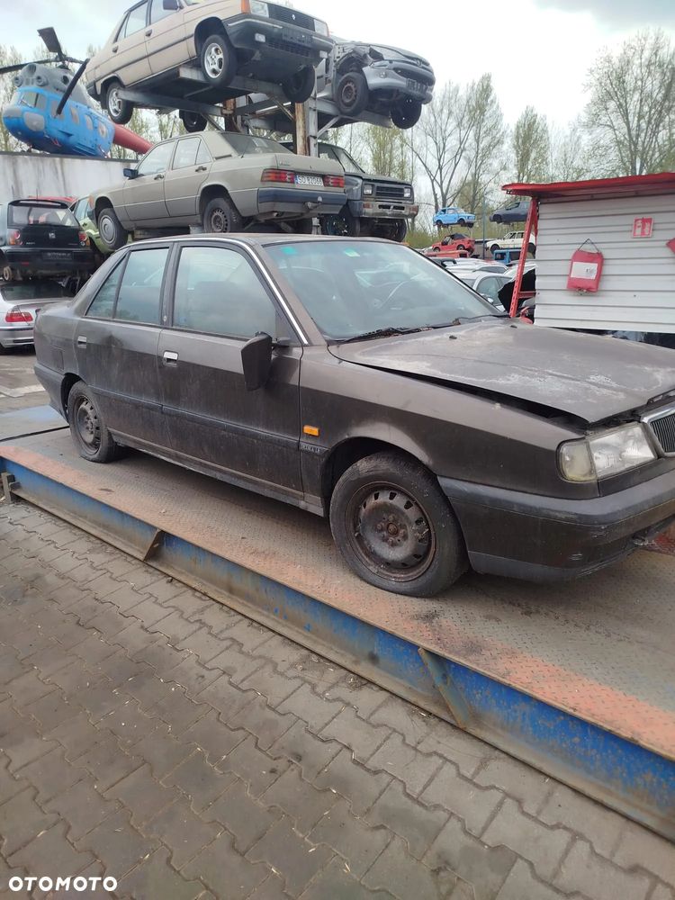 Lancia Dedra na części. - 3