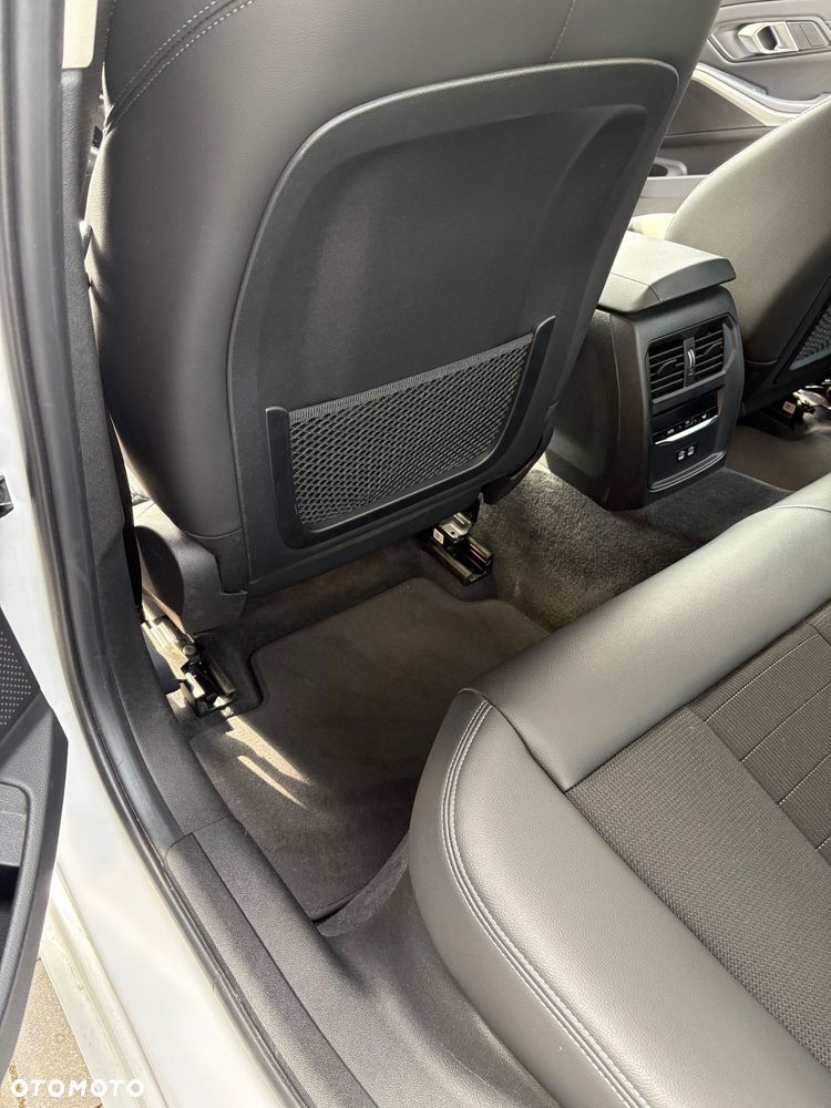 BMW Seria 3 318i - 12