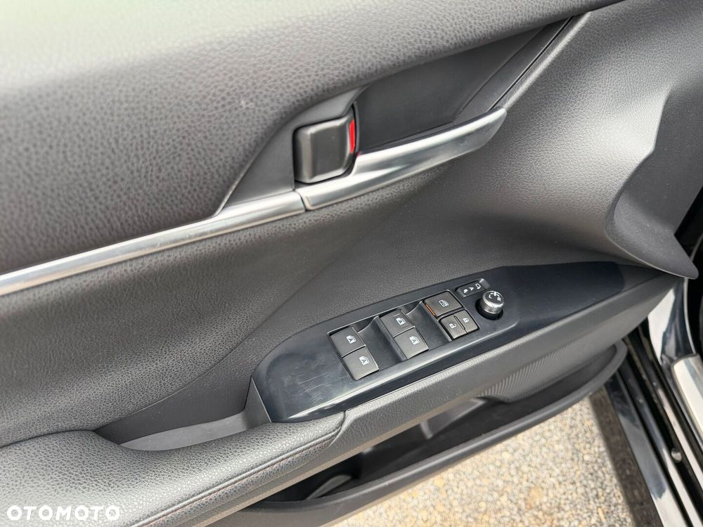 Toyota Camry 2.5 Hybrid Executive CVT - 25