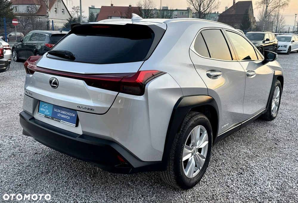 Lexus UX - 5