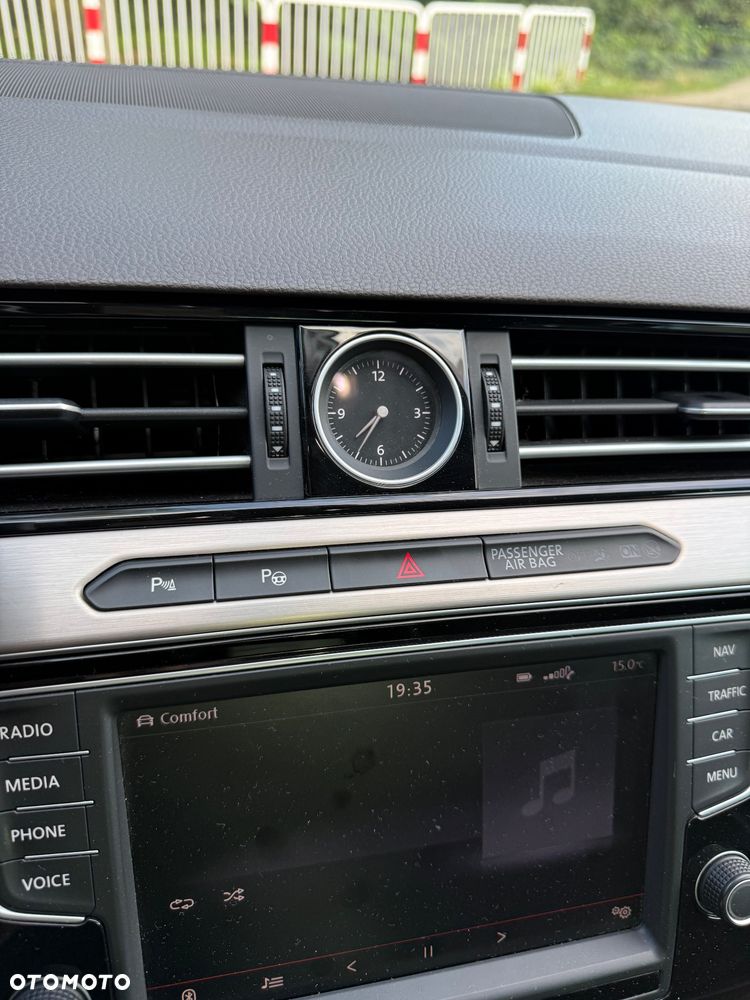 Volkswagen Passat - 20