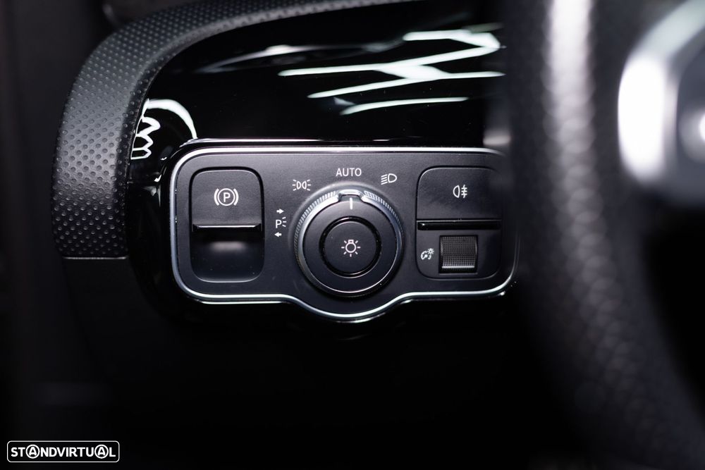 Mercedes-Benz A 250 e AMG Line - 33