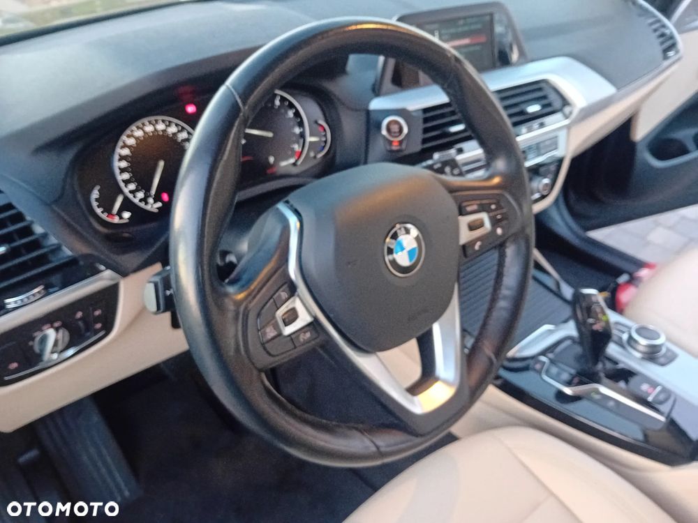 BMW X3 xDrive20i GPF Business Edition - 25