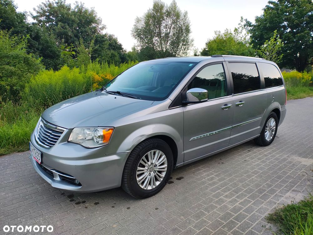 Chrysler Town & Country 3.6 Limited - 1