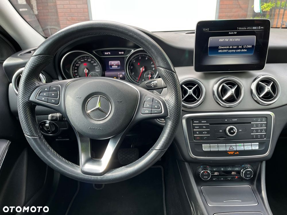 Mercedes-Benz GLA 200 7G-DCT Urban - 9