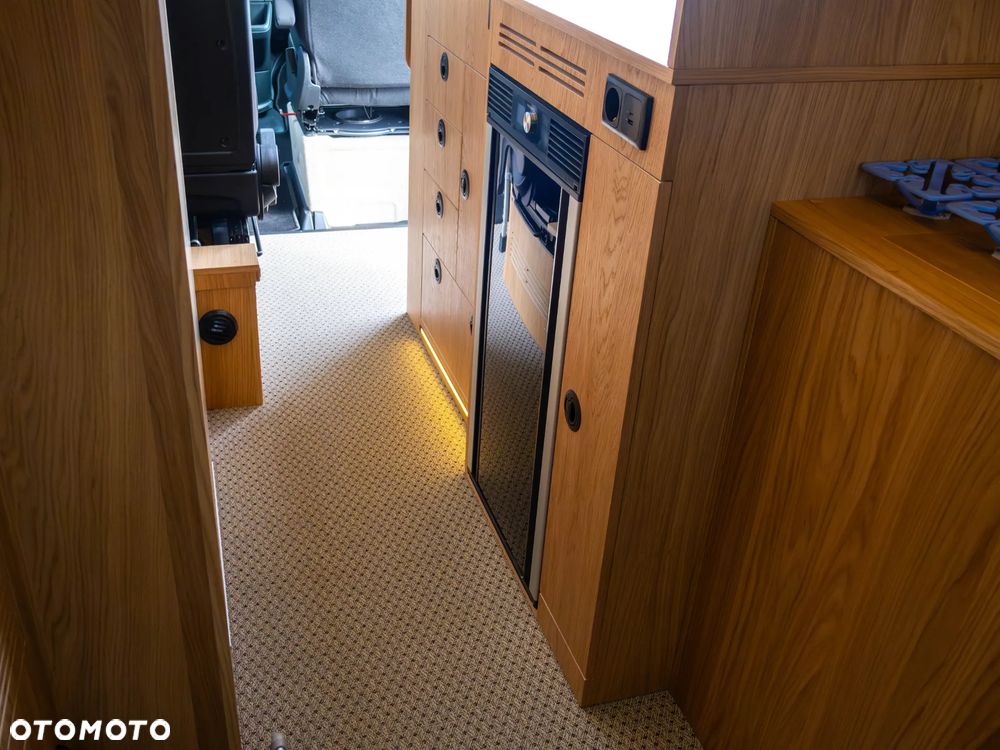 Mercedes-Benz Sprinter - 5