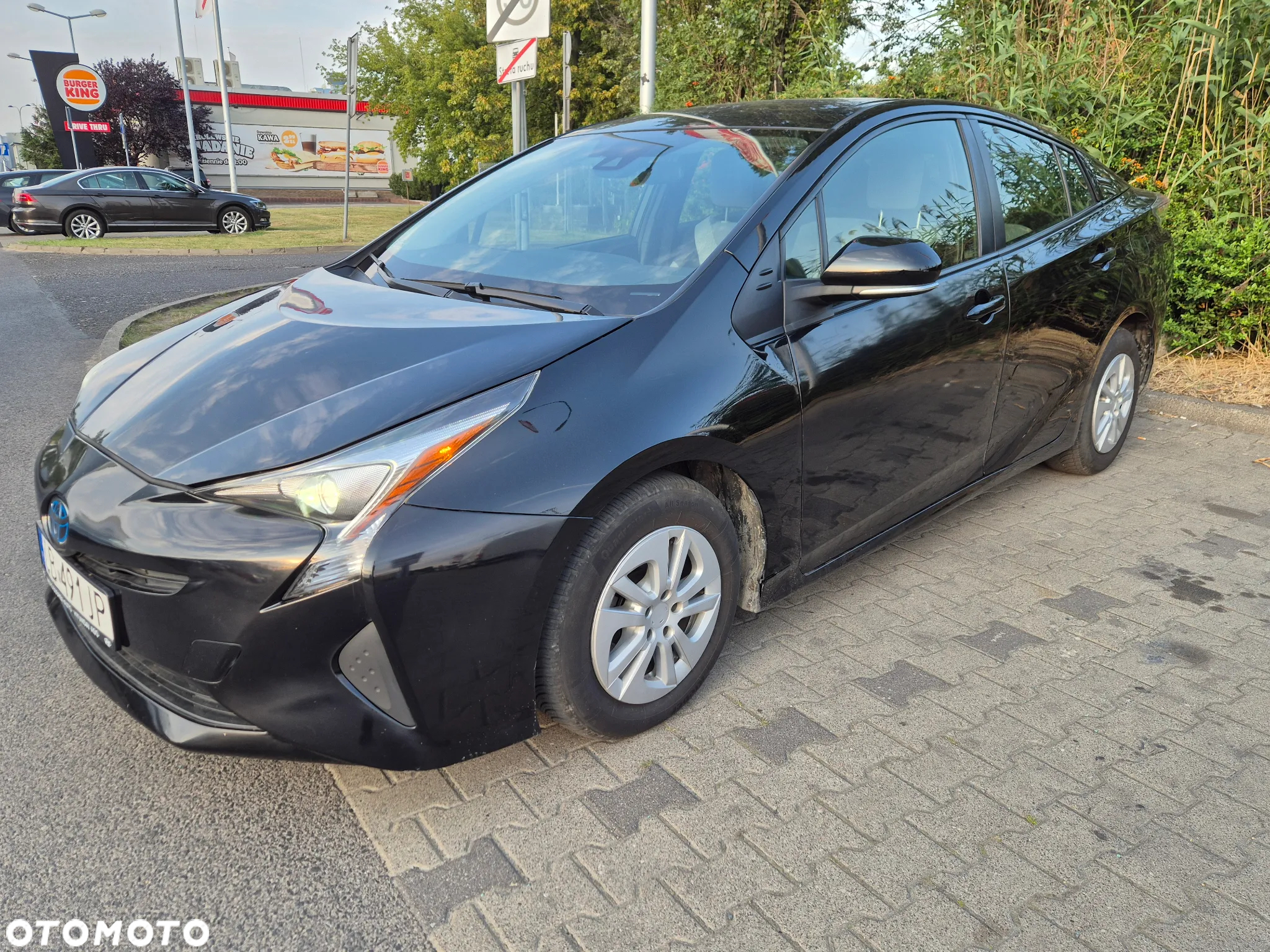 Toyota Prius (Hybrid) - 34