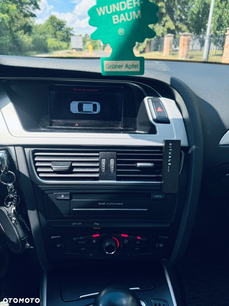Audi A4 Limousine - 14