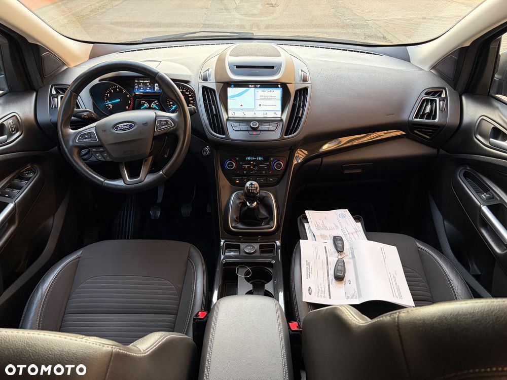 Ford Kuga 1.5 EcoBoost 2x4 Titanium - 24