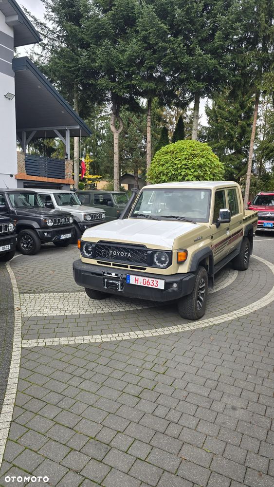 Toyota Land Cruiser - 25