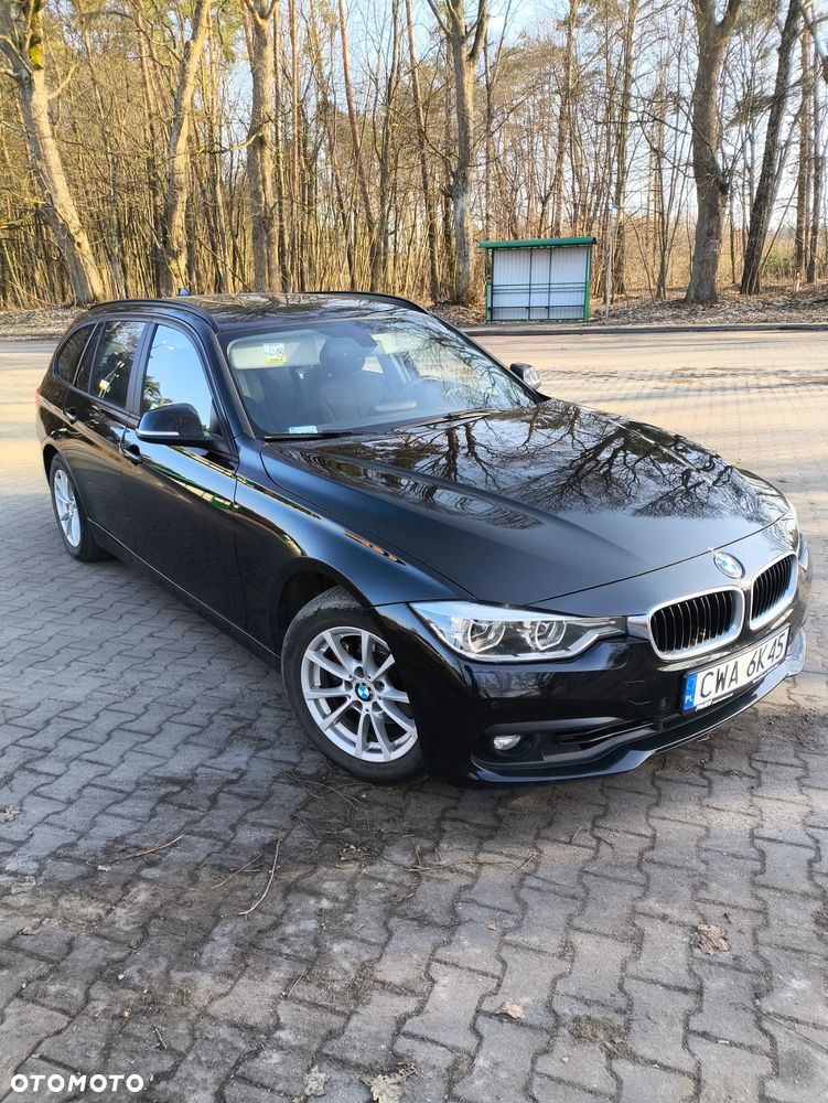 BMW Seria 3 320i - 5