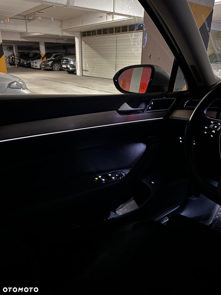 Volkswagen Passat - 15