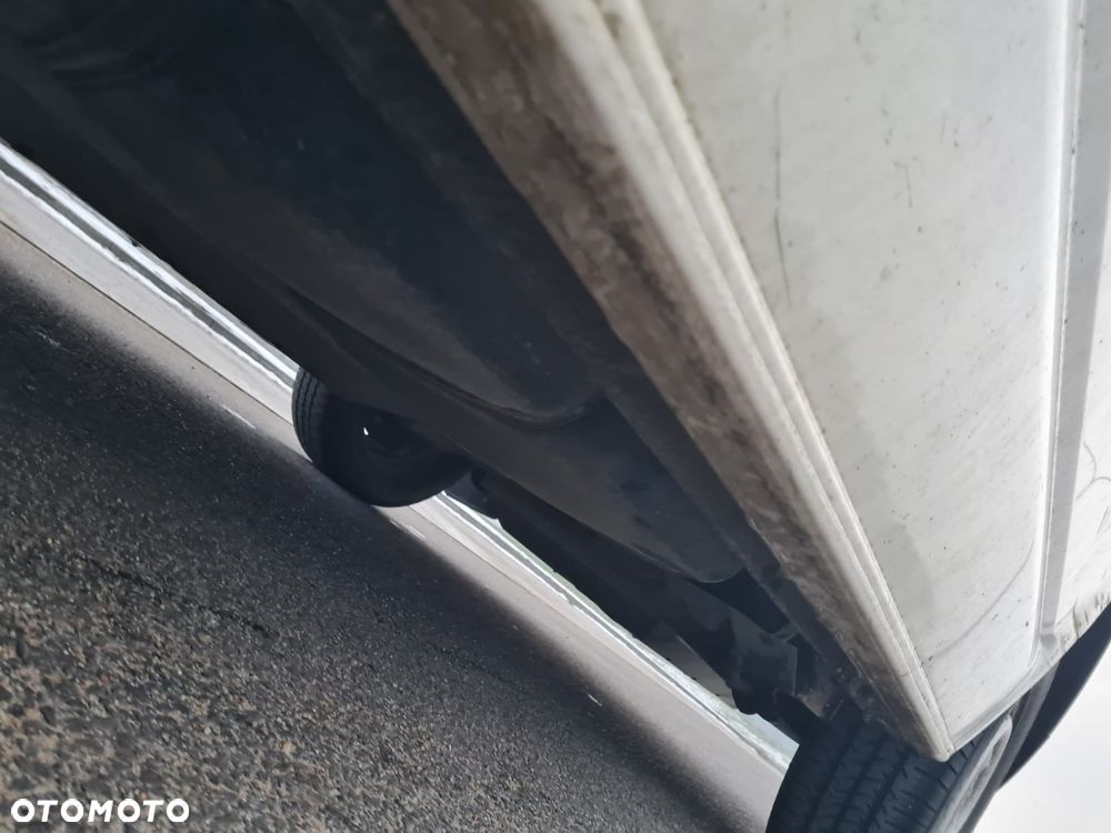 Volkswagen Transporter - 11