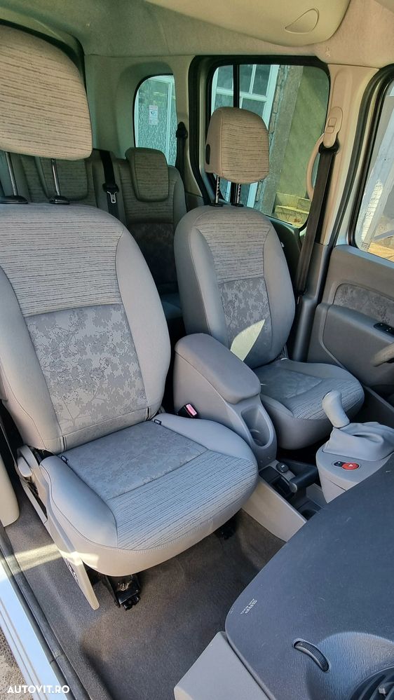 Renault Kangoo dCi 90 FAP Grand - 19