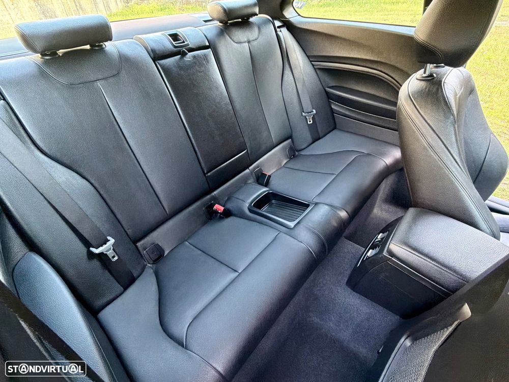 BMW 220 d Coupe Pack M Auto - 11