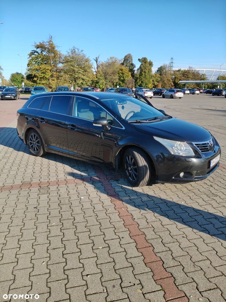 Toyota Avensis 2010 photo 2