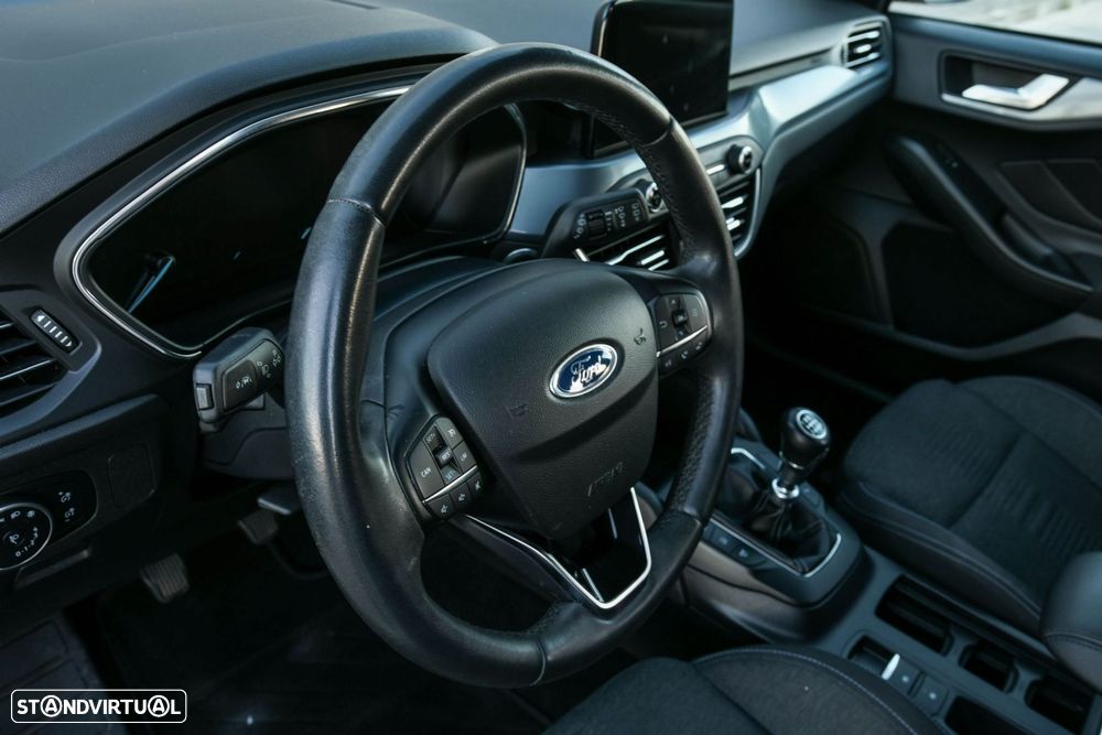 Ford Focus 1.0 EcoBoost Active X - 17