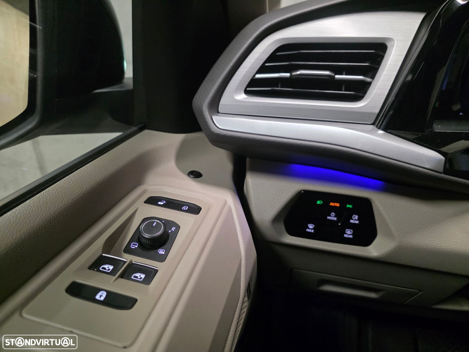 VW Multivan 2.0 TDI Life DSG - 25