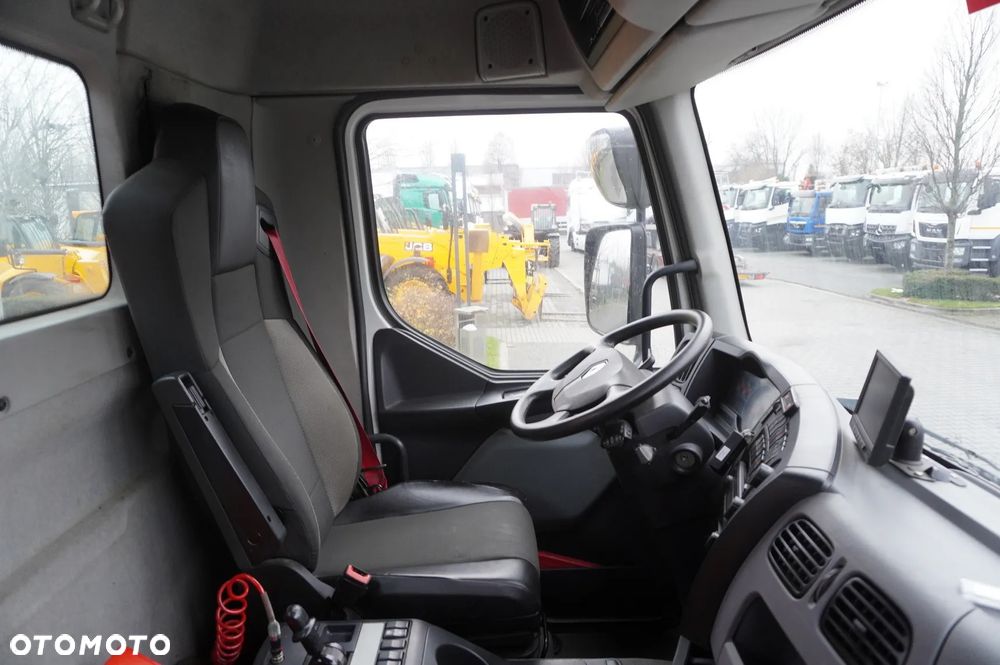 Renault C280 DTI 8 / HDS Fassi 5,6 t / Zasięg 8 m / Platforma 15 EPAL - 22