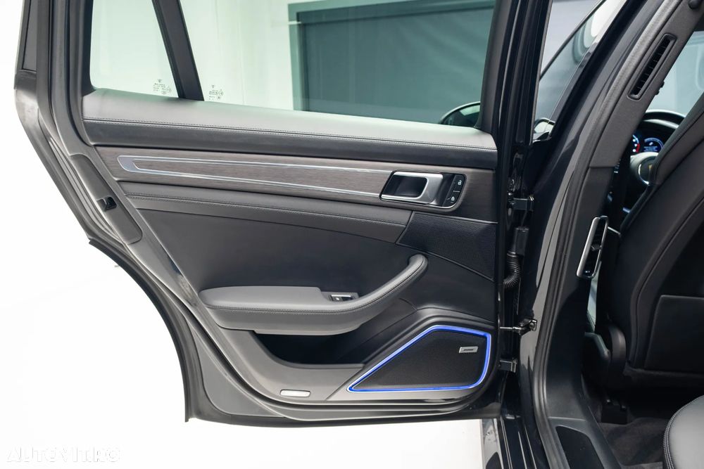 Porsche Panamera - 28