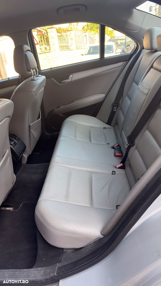 Mercedes-Benz C 280 4-Matic - 11