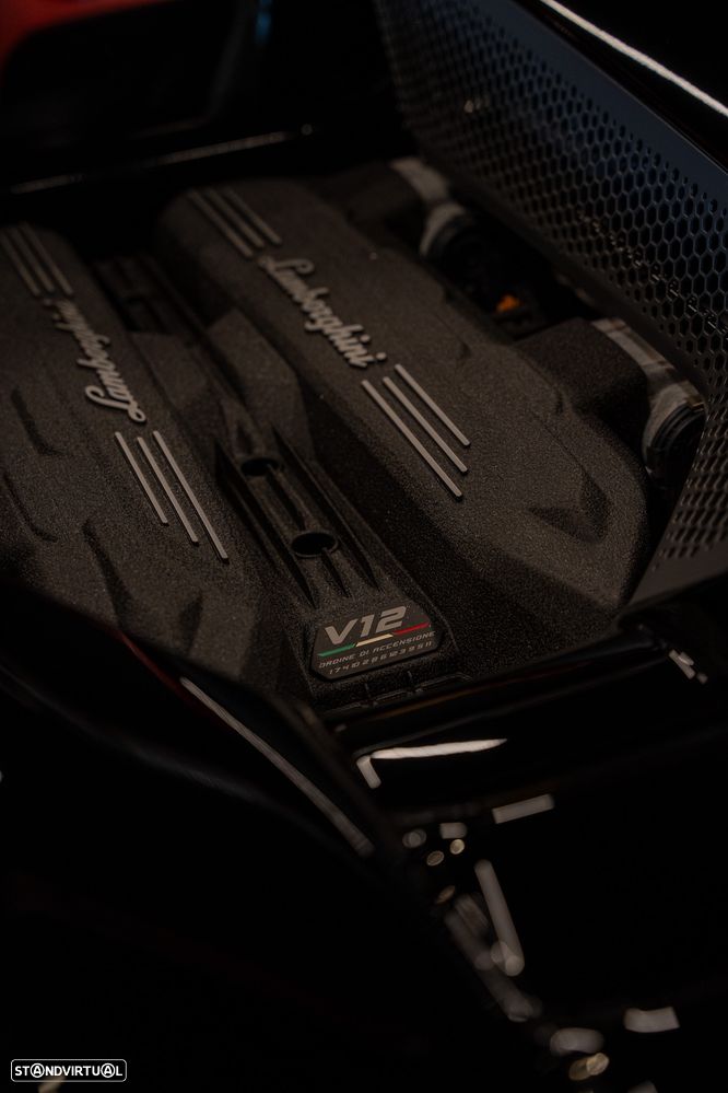 Lamborghini Revuelto 6.5 V12 - 41