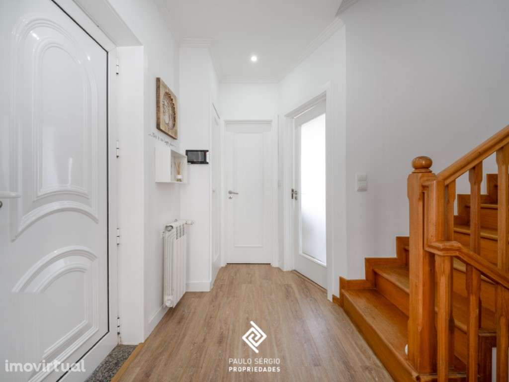 Moradia T3 localizada em Serzedo - Grande imagem: 2/27