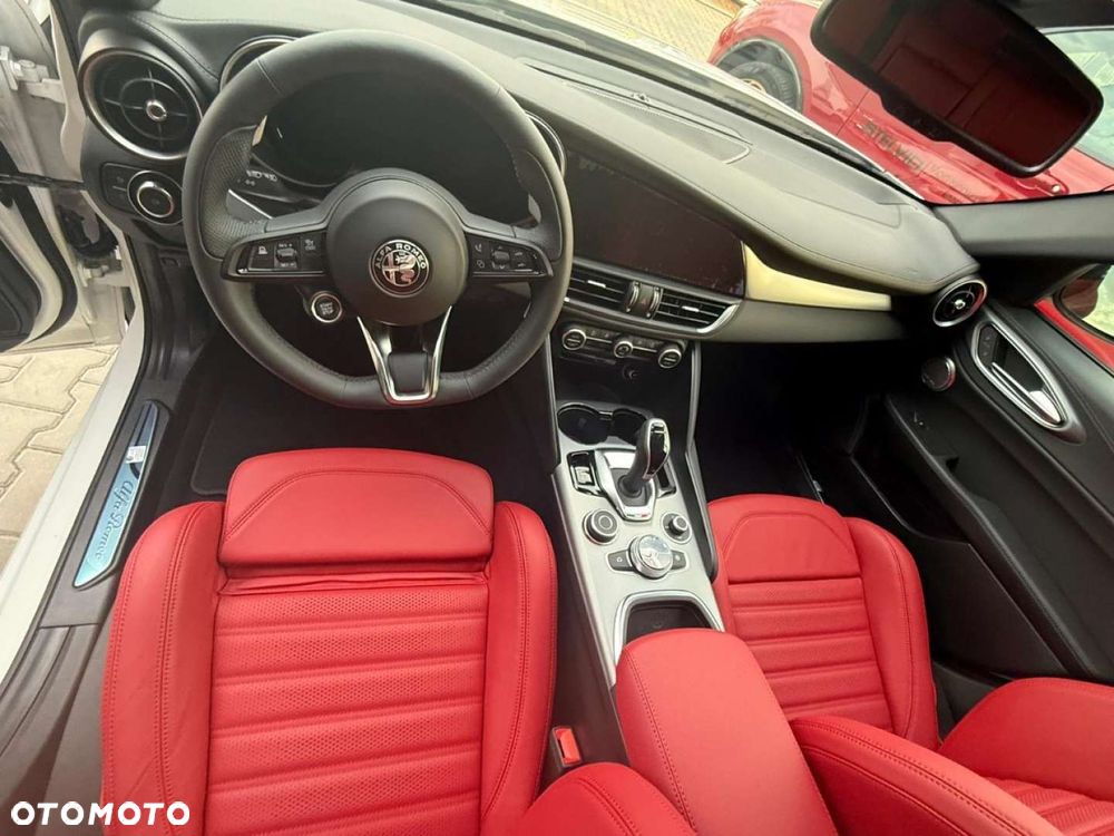 Alfa Romeo Giulia - 12