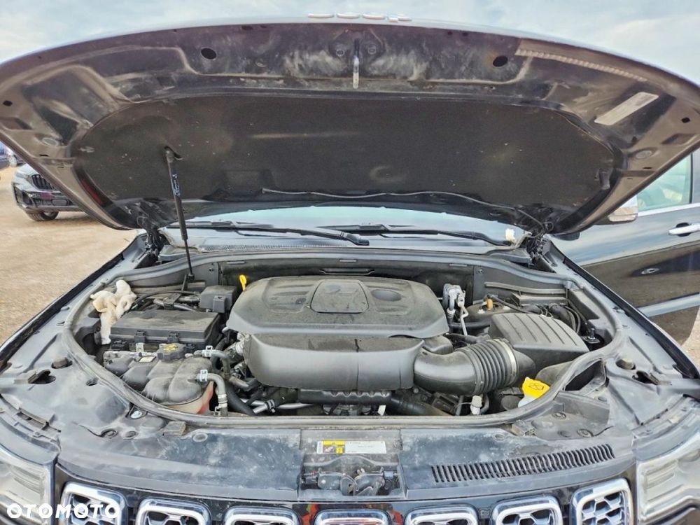 Jeep Grand Cherokee - 12
