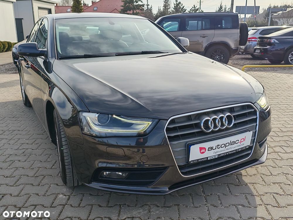 Audi A4 Limousine - 13