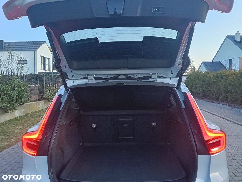 Volvo XC 40 T5 AWD Geartronic Momentum - 10