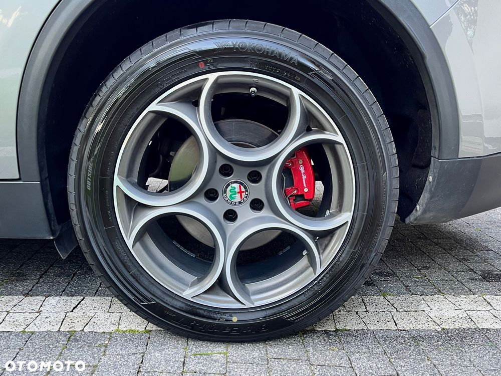 Alfa Romeo Stelvio 2.0 Turbo TI Q4 - 24