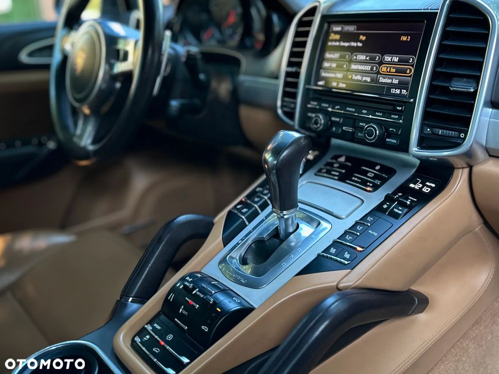 Porsche Cayenne - 14