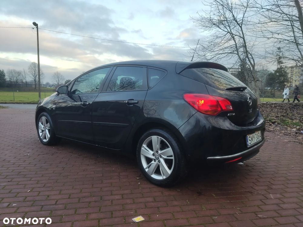 Opel Astra 1.4 Turbo 150 Jahre - 9
