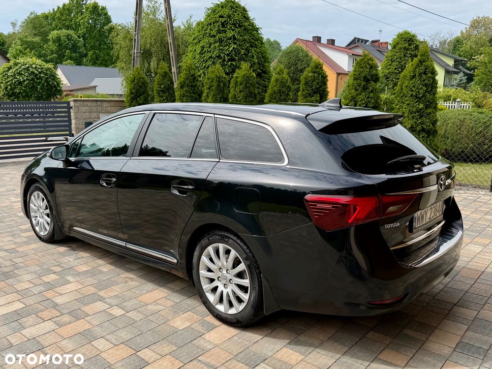 Toyota Avensis Touring Sports 1.8 Executive - 4