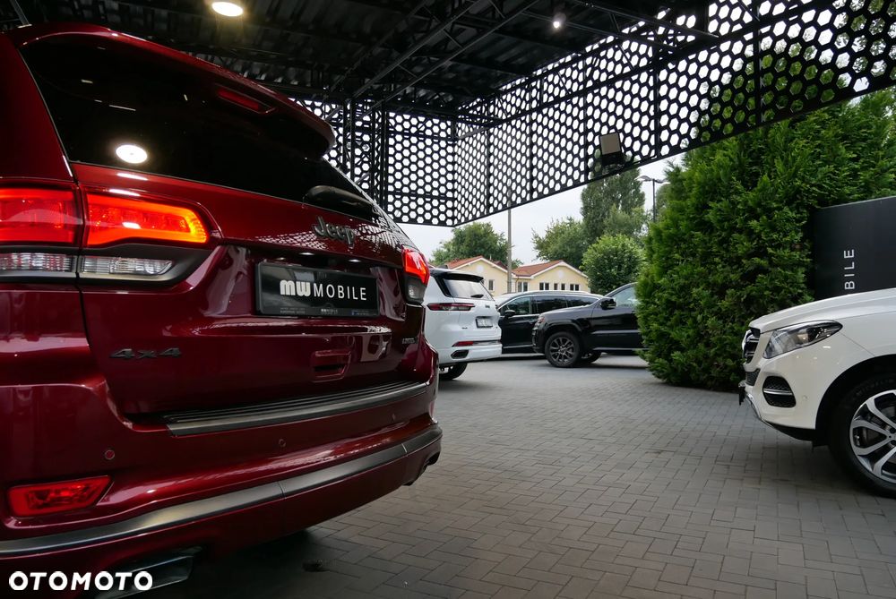 Jeep Grand Cherokee - 36