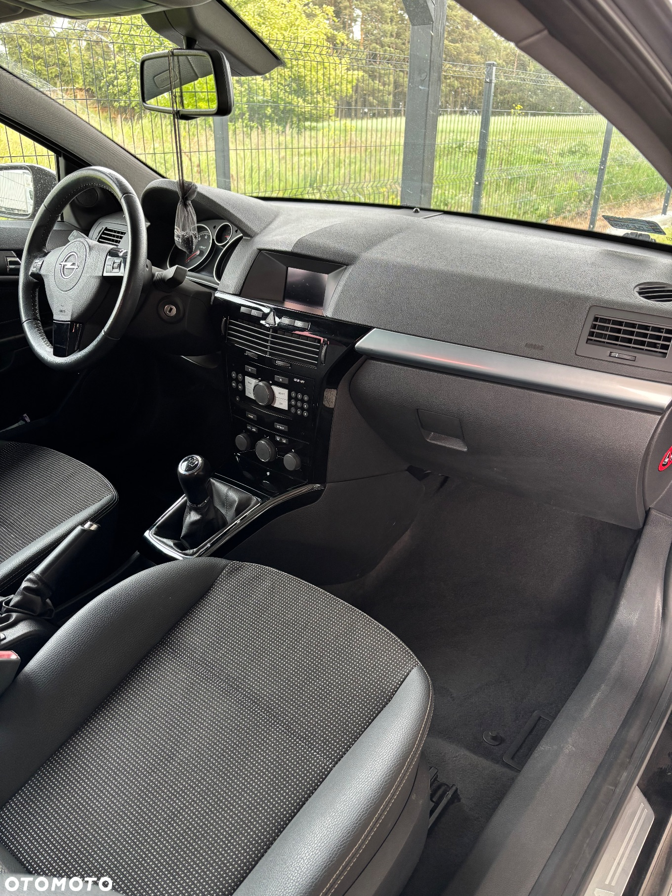 Opel Astra III GTC 1.8 Sport - 16