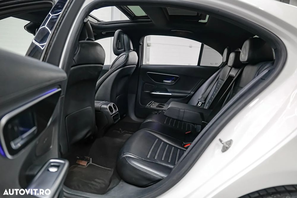 Mercedes-Benz C - 9