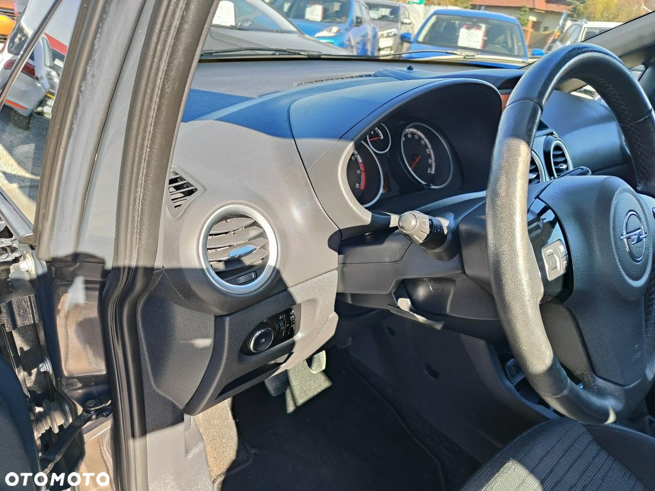 Opel Corsa 1.4 16V Energy - 11