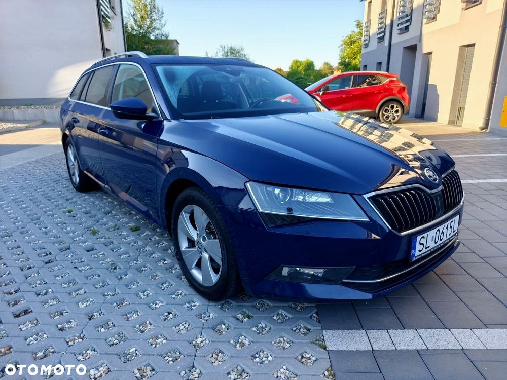 Skoda Superb 2.0 TDI Premium Edition - 37