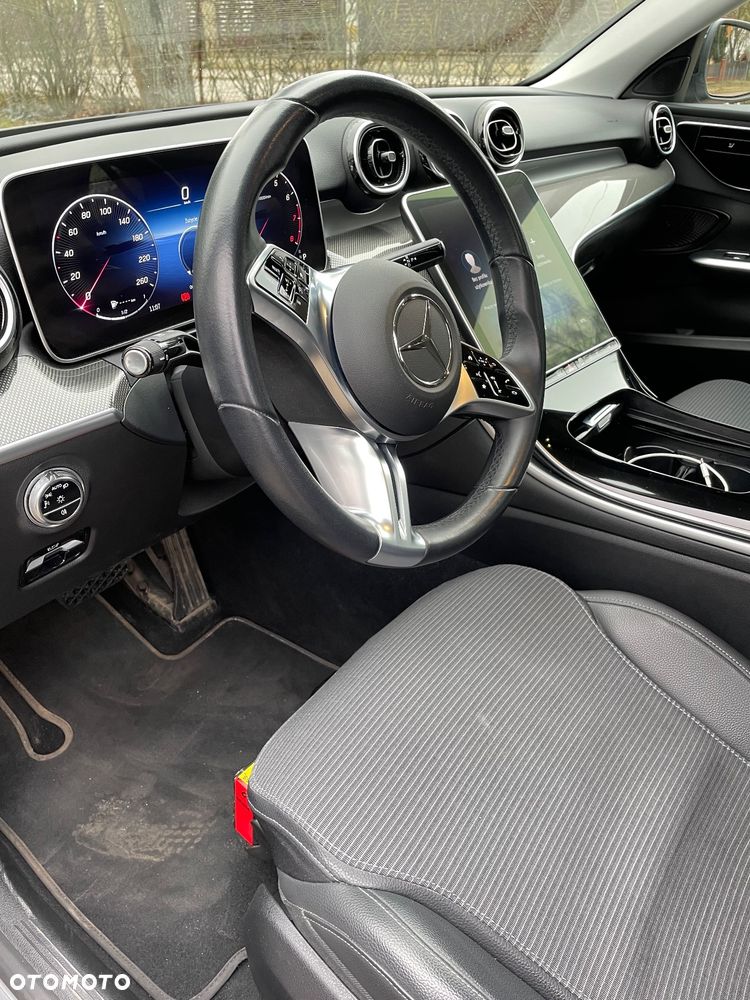 Mercedes-Benz Klasa C 180 9G-TRONIC - 9