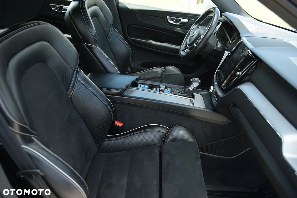 Volvo XC 60 D4 AWD R-Design - 20