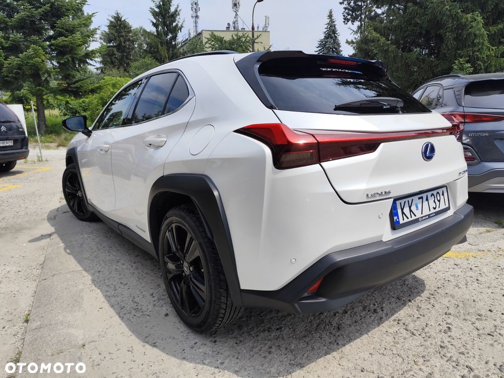 Lexus UX - 3