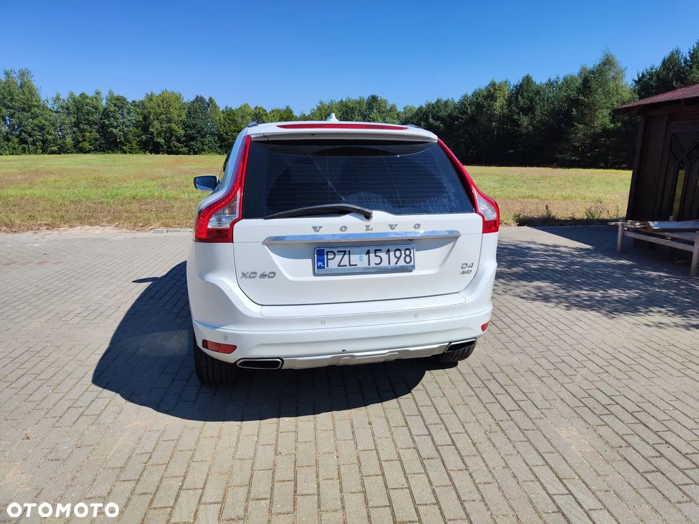 Volvo XC 60 D4 AWD Summum - 4