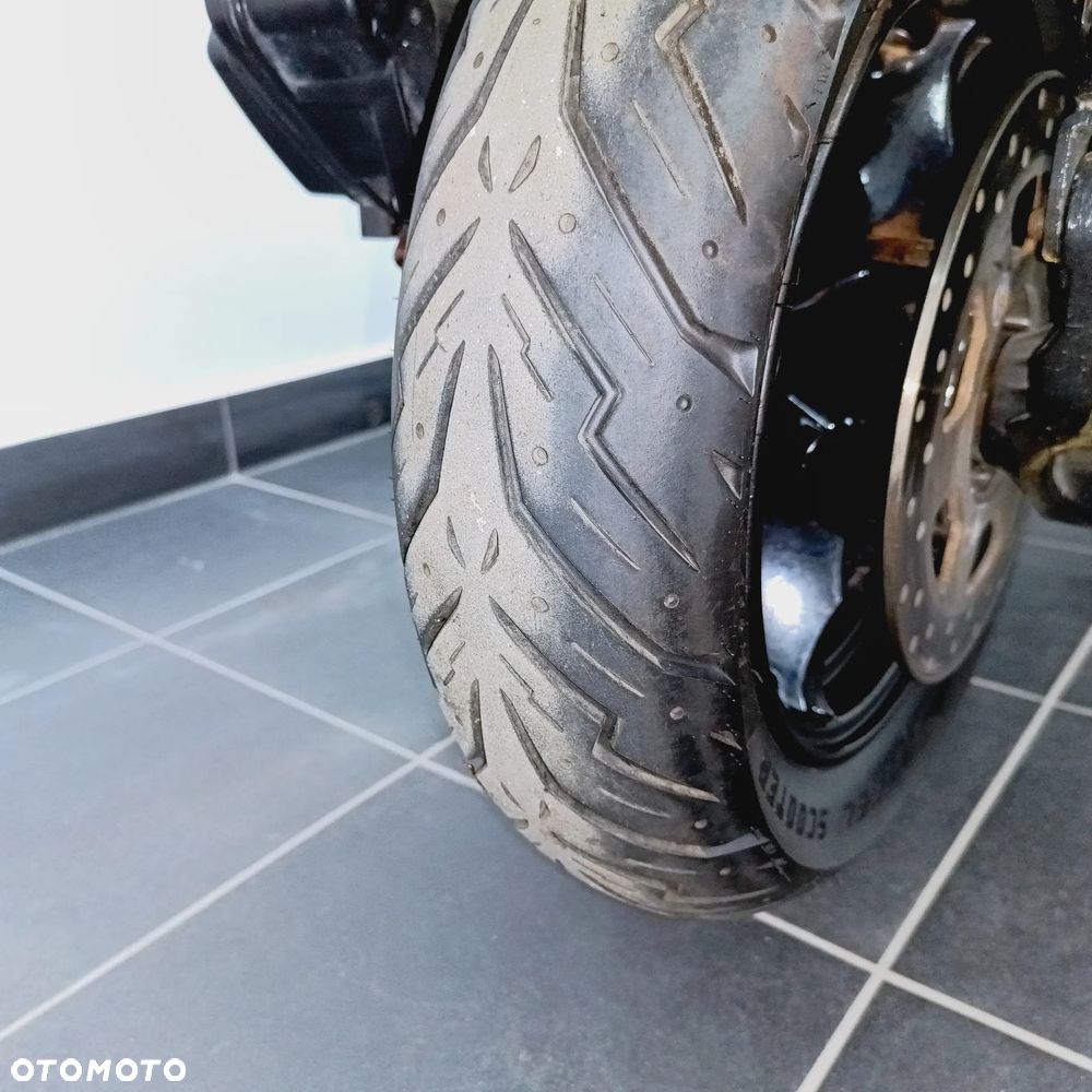Suzuki Burgman - 11