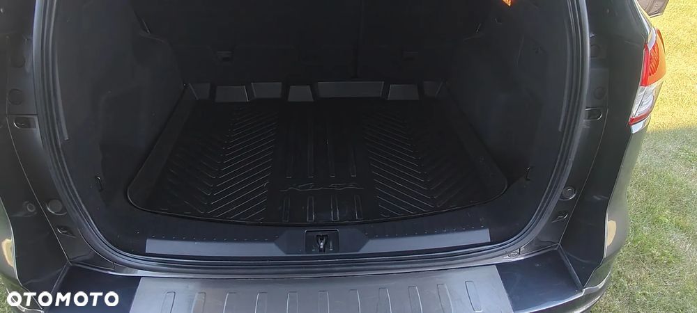 Ford Kuga - 15